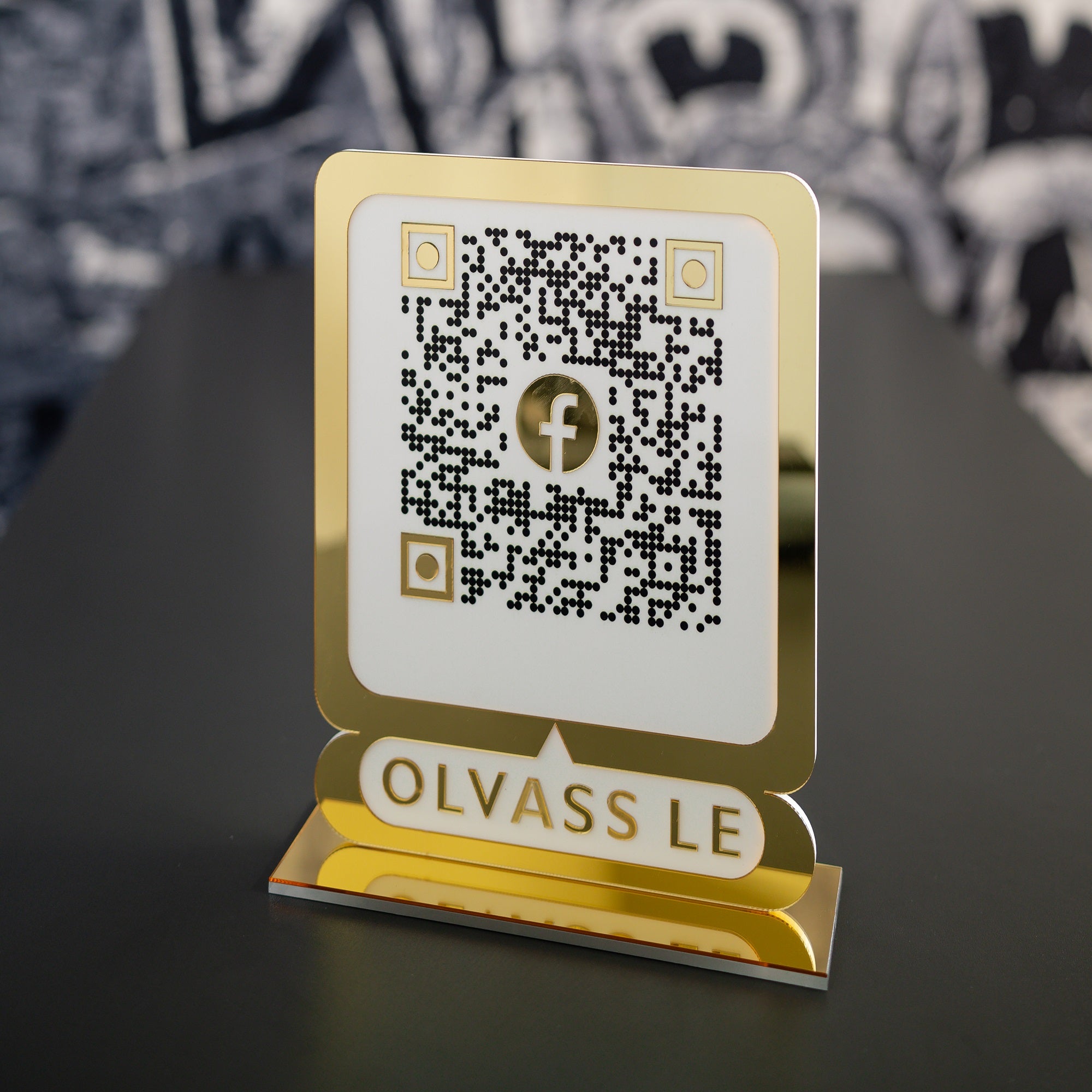Facebook QR tábla