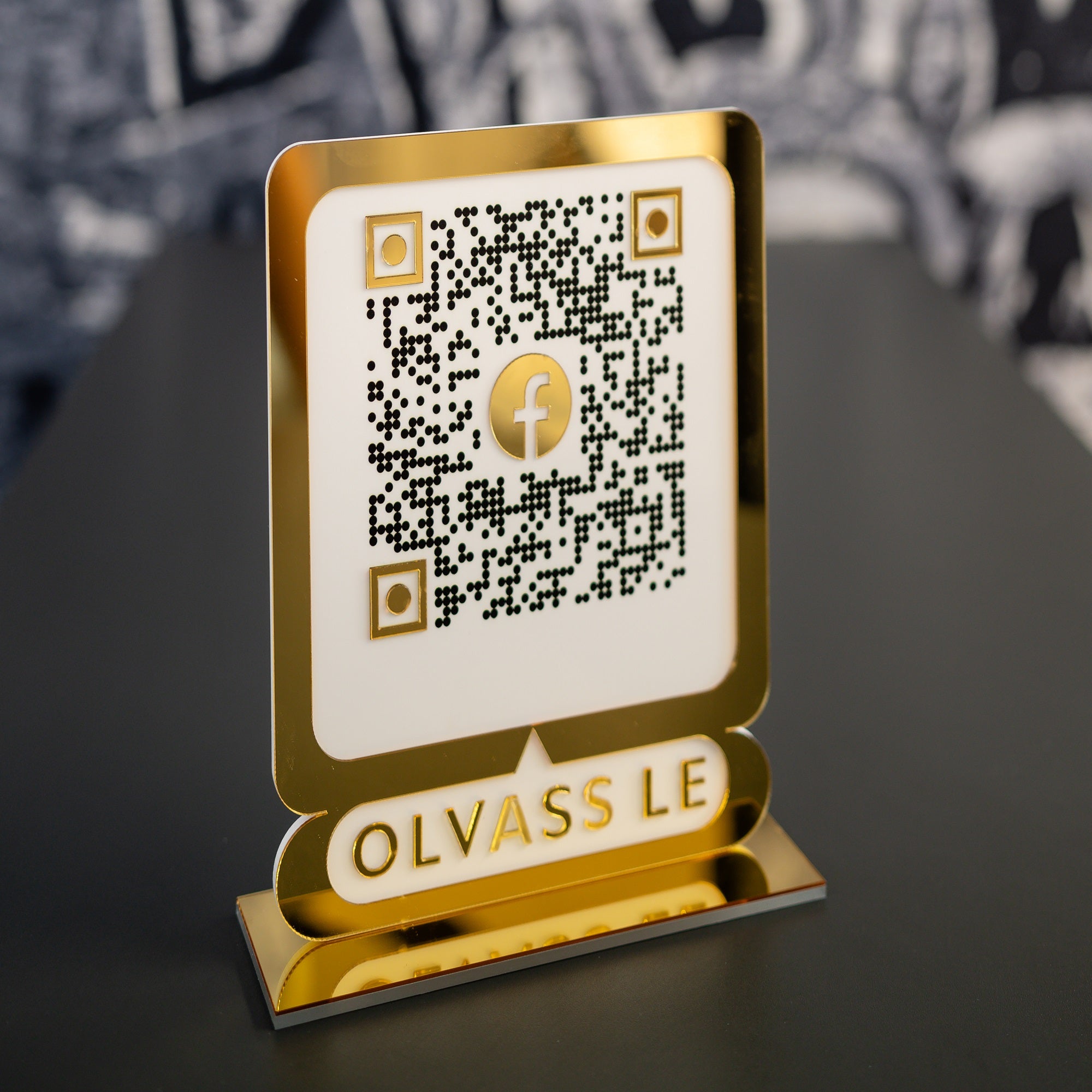 Facebook QR tábla