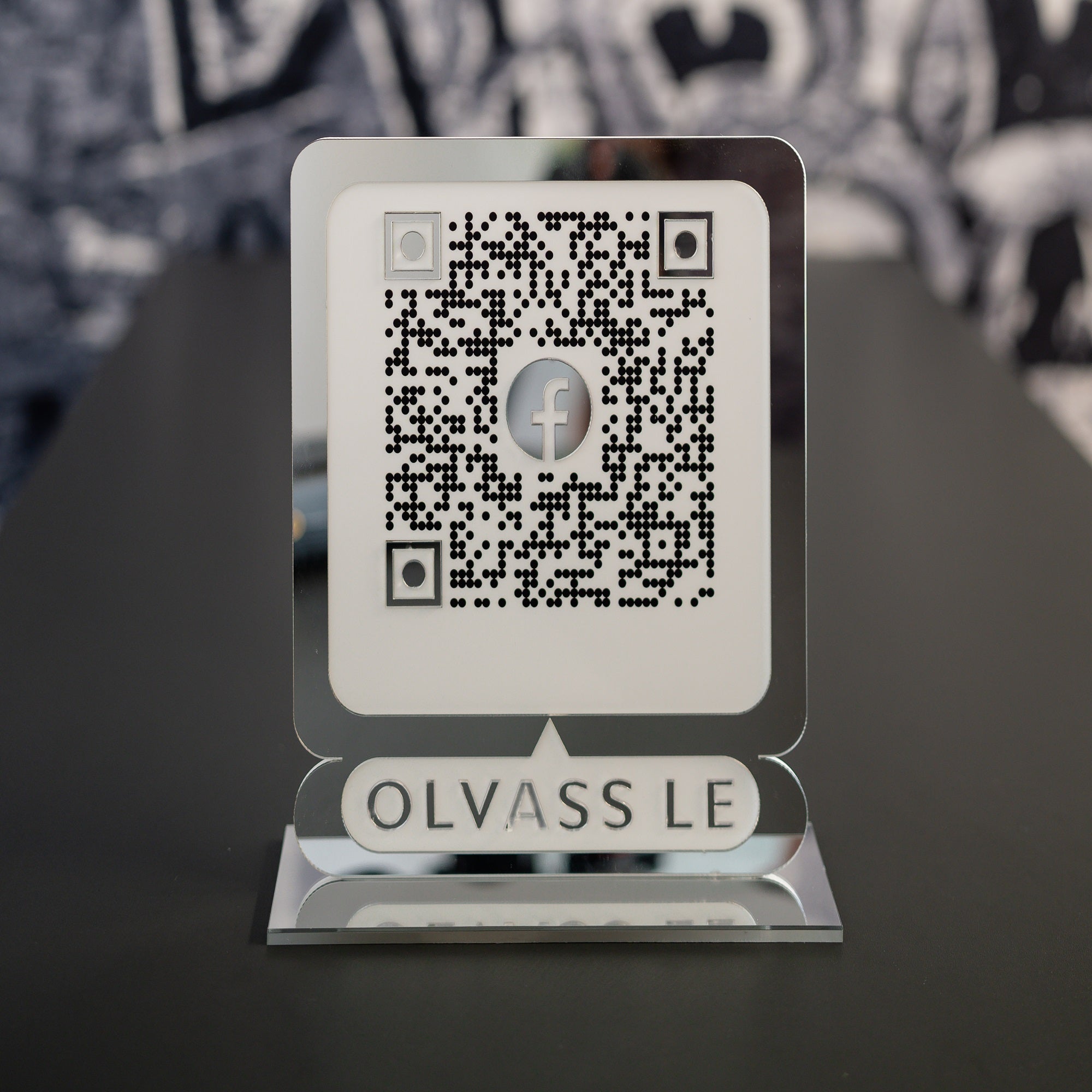 Facebook QR tábla