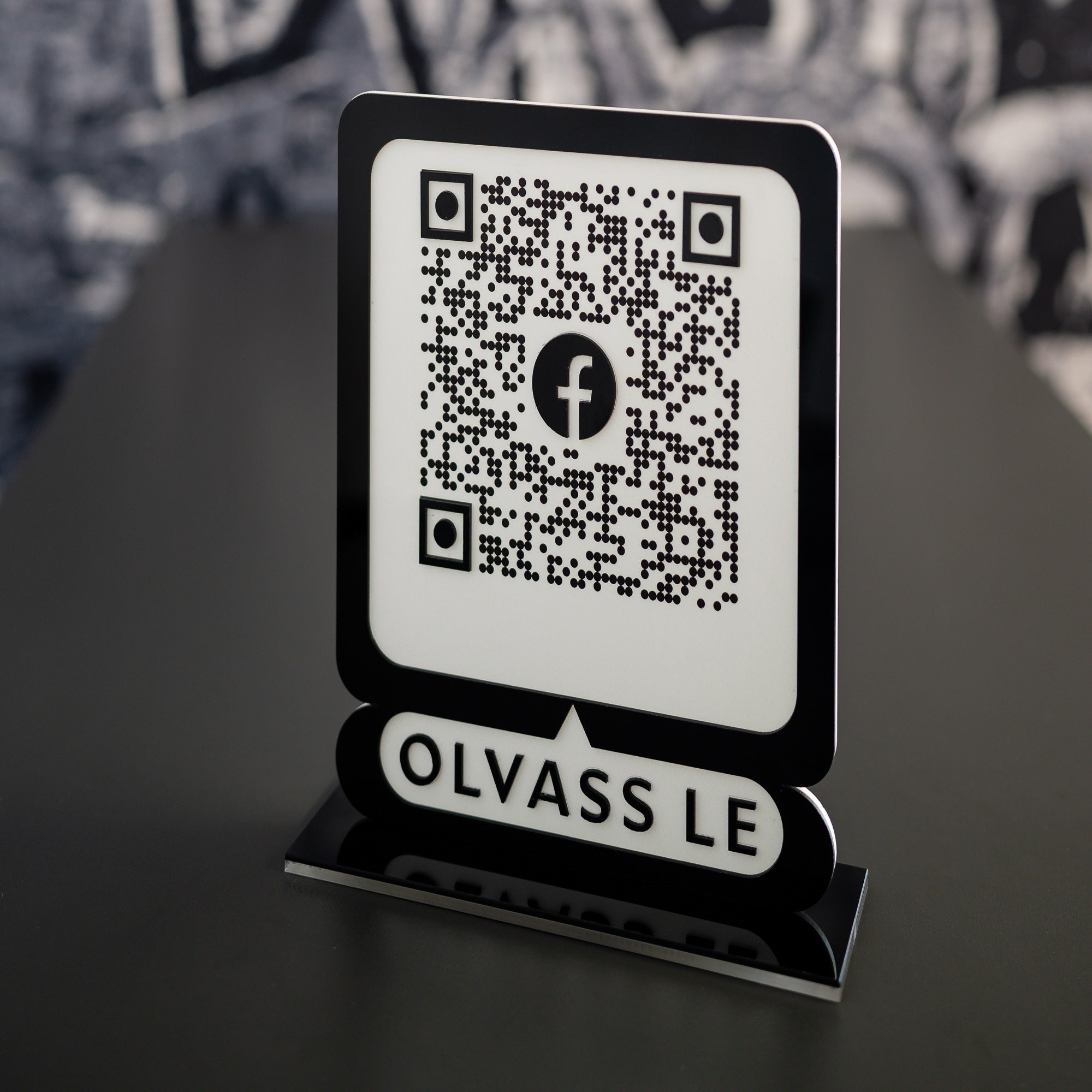 Facebook QR tábla