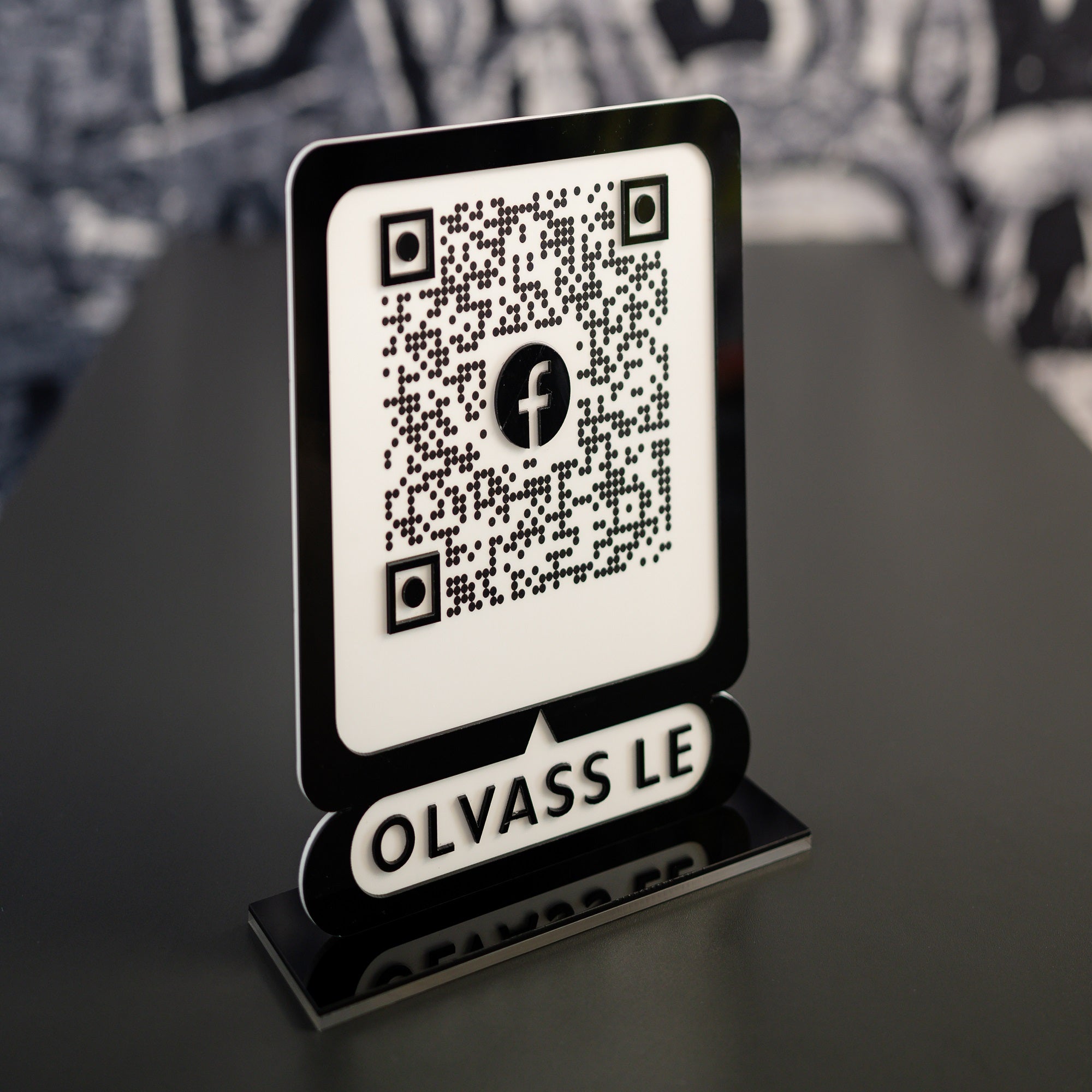 Facebook QR tábla
