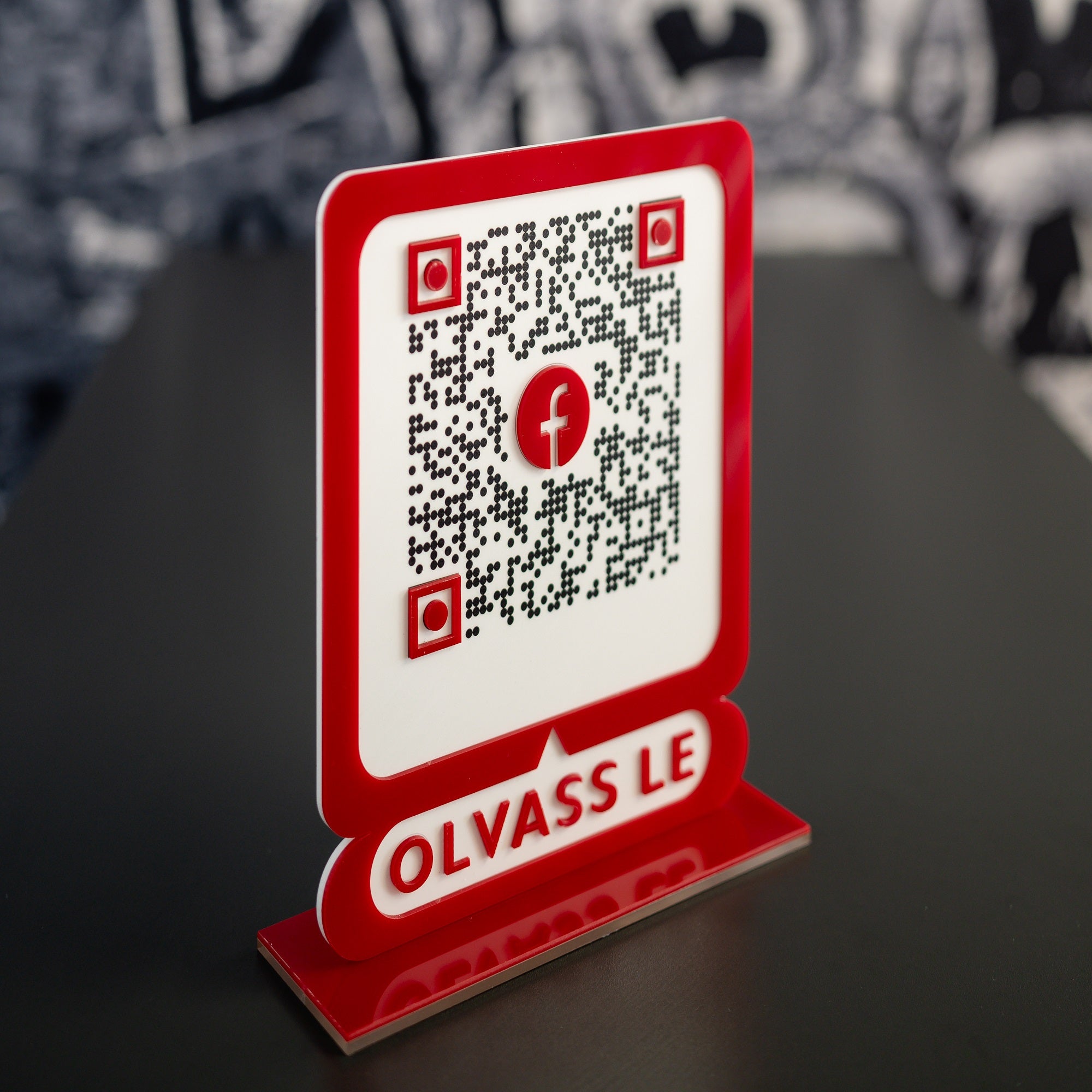Facebook QR tábla