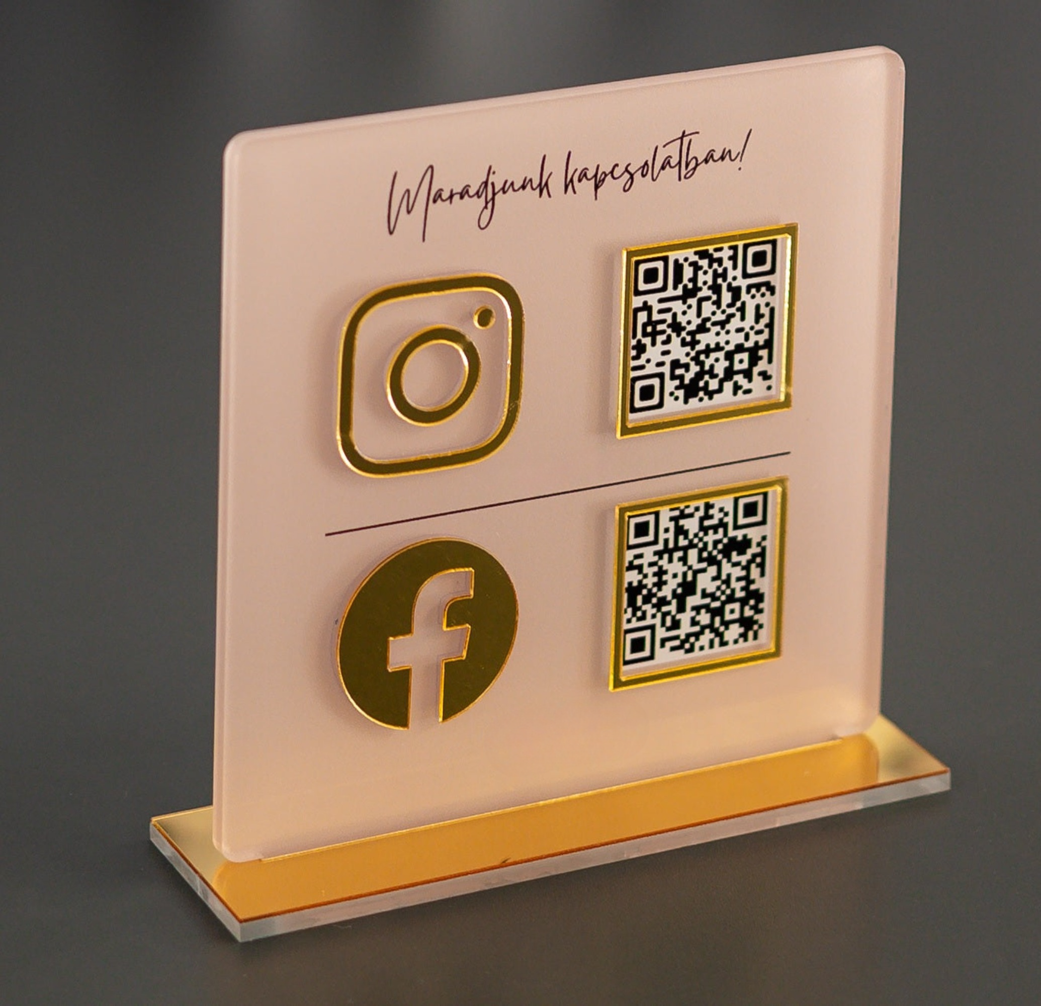 Instagram Facebook Qr Tábla Arany