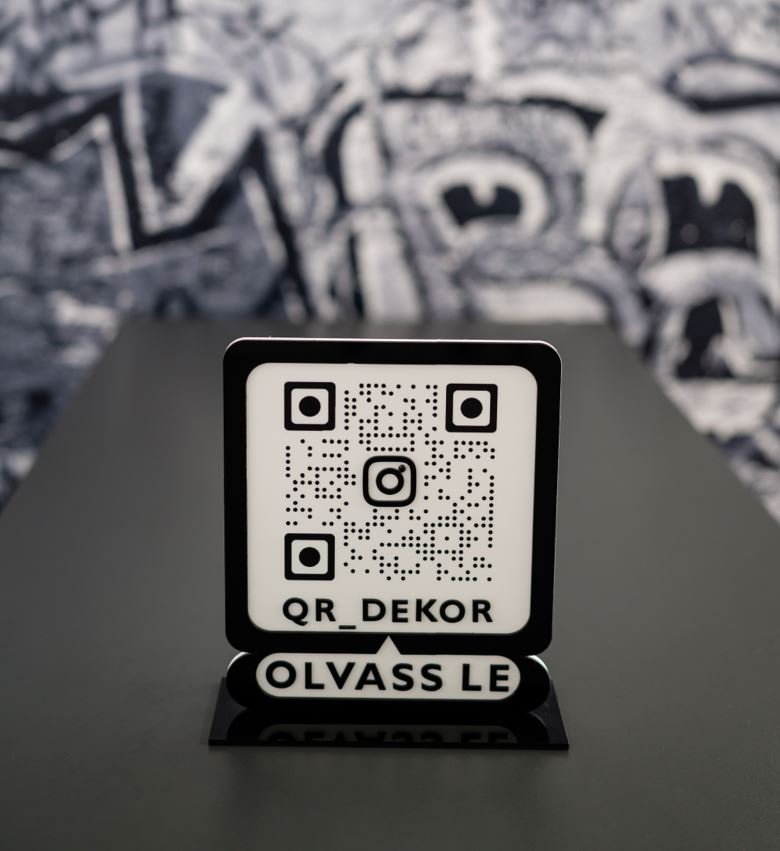 Instagram QR tábla