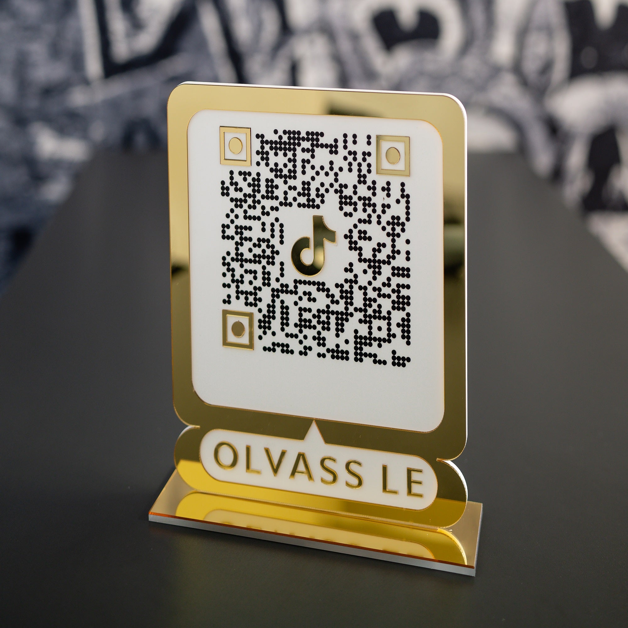 TikTok QR tábla