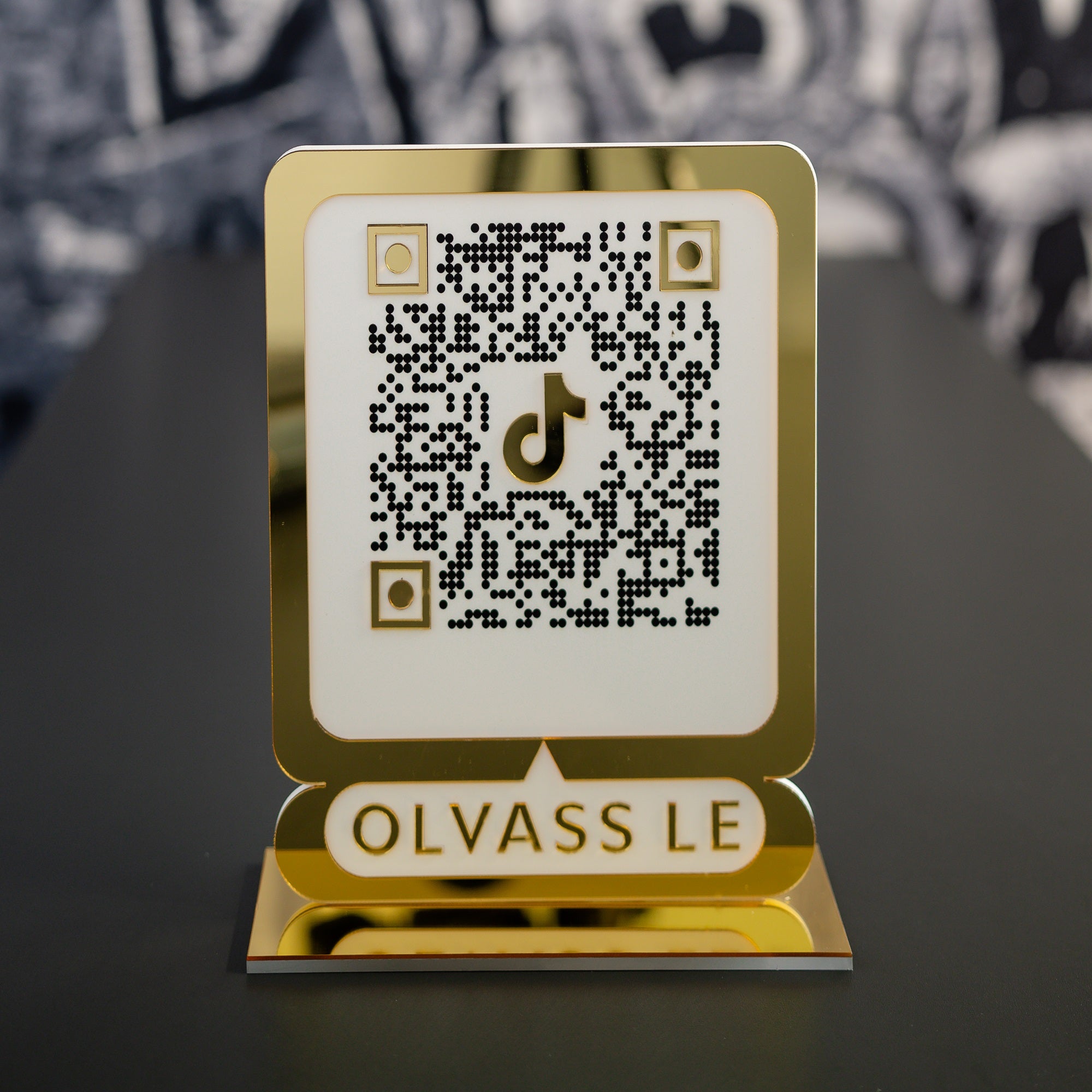 TikTok QR tábla