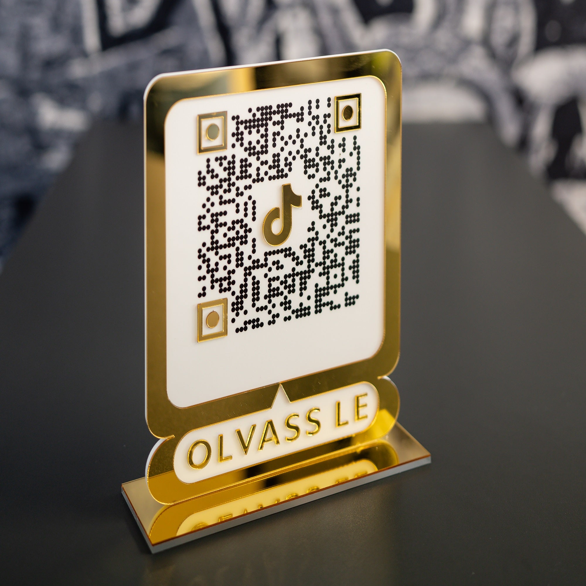 TikTok QR tábla