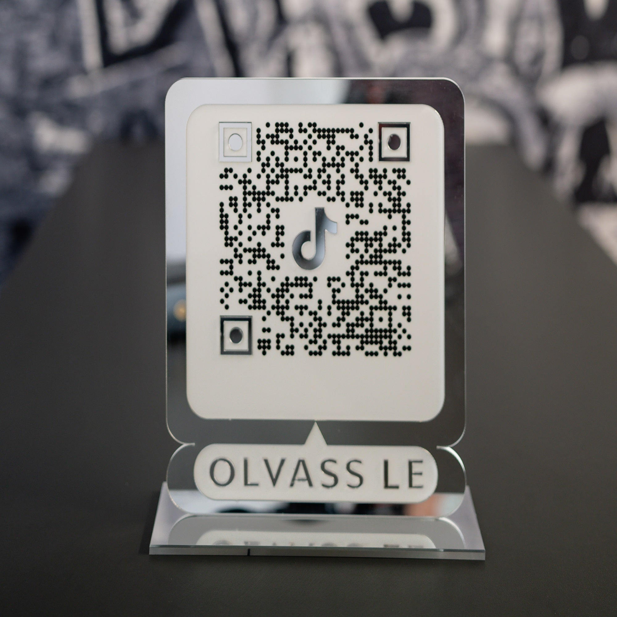 TikTok QR tábla