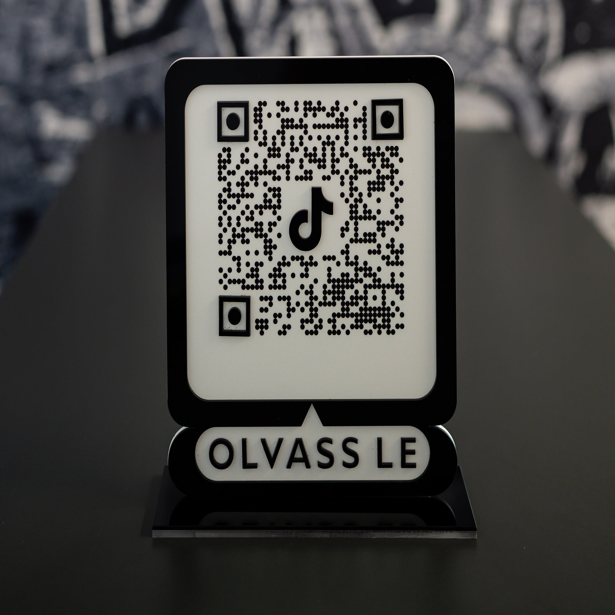 TikTok QR tábla