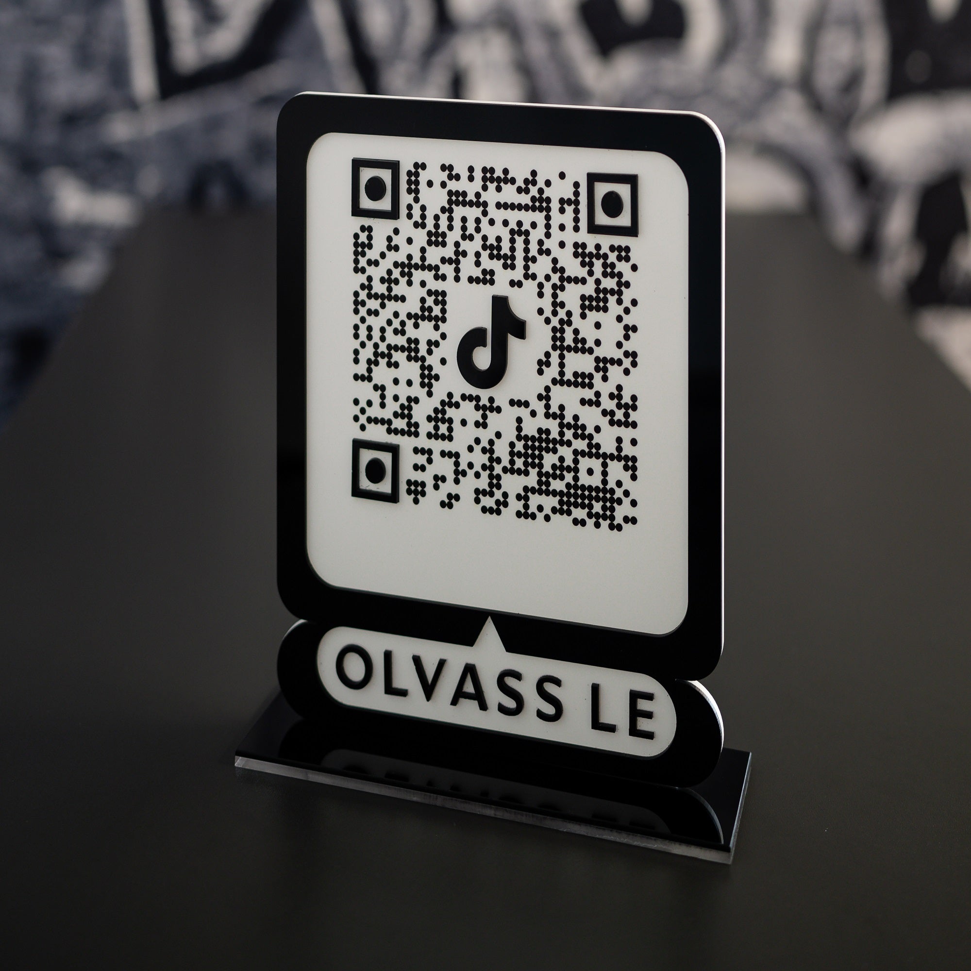 TikTok QR tábla