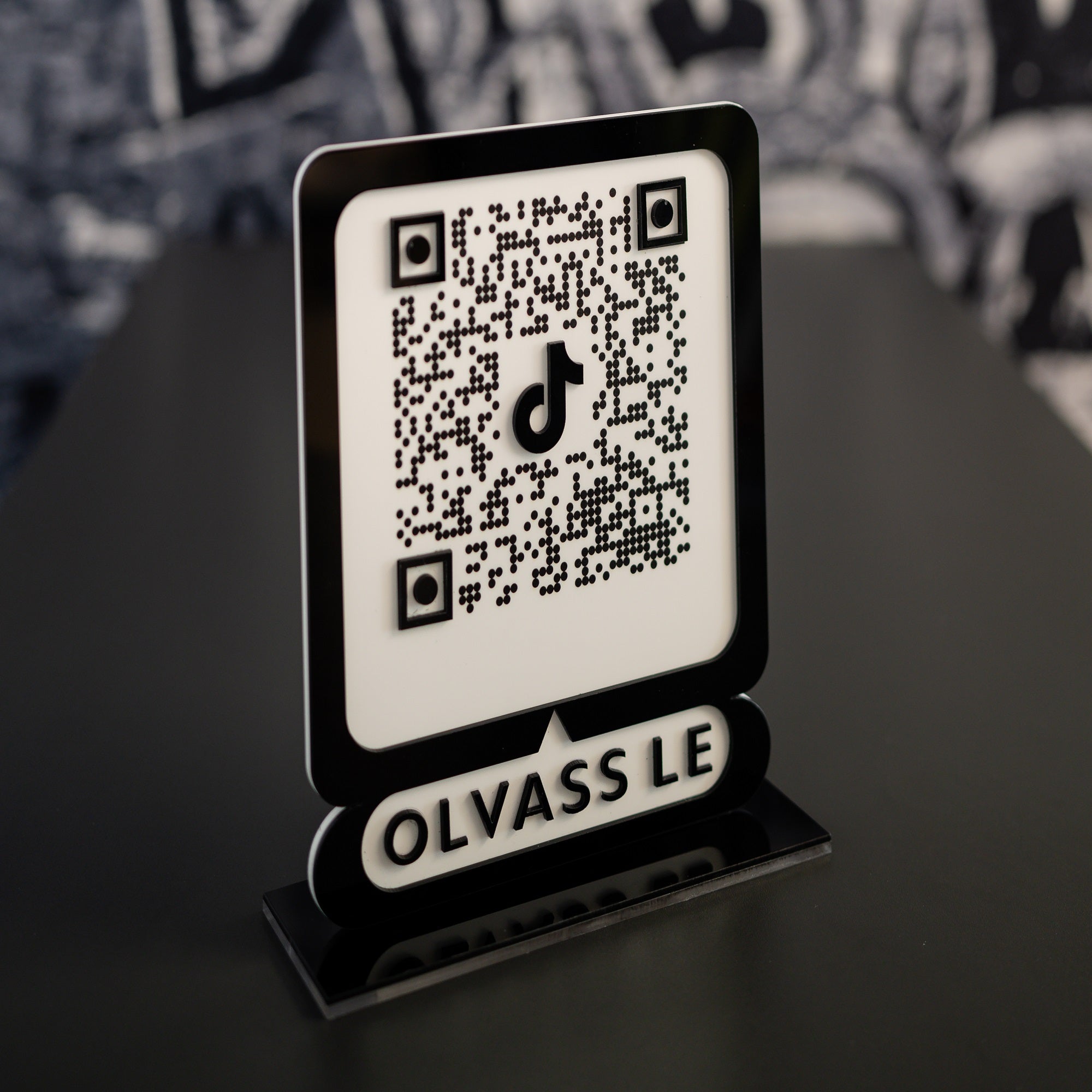 TikTok QR tábla