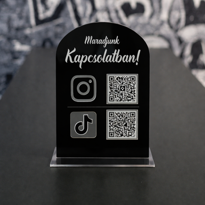 Instagram TikTok tábla