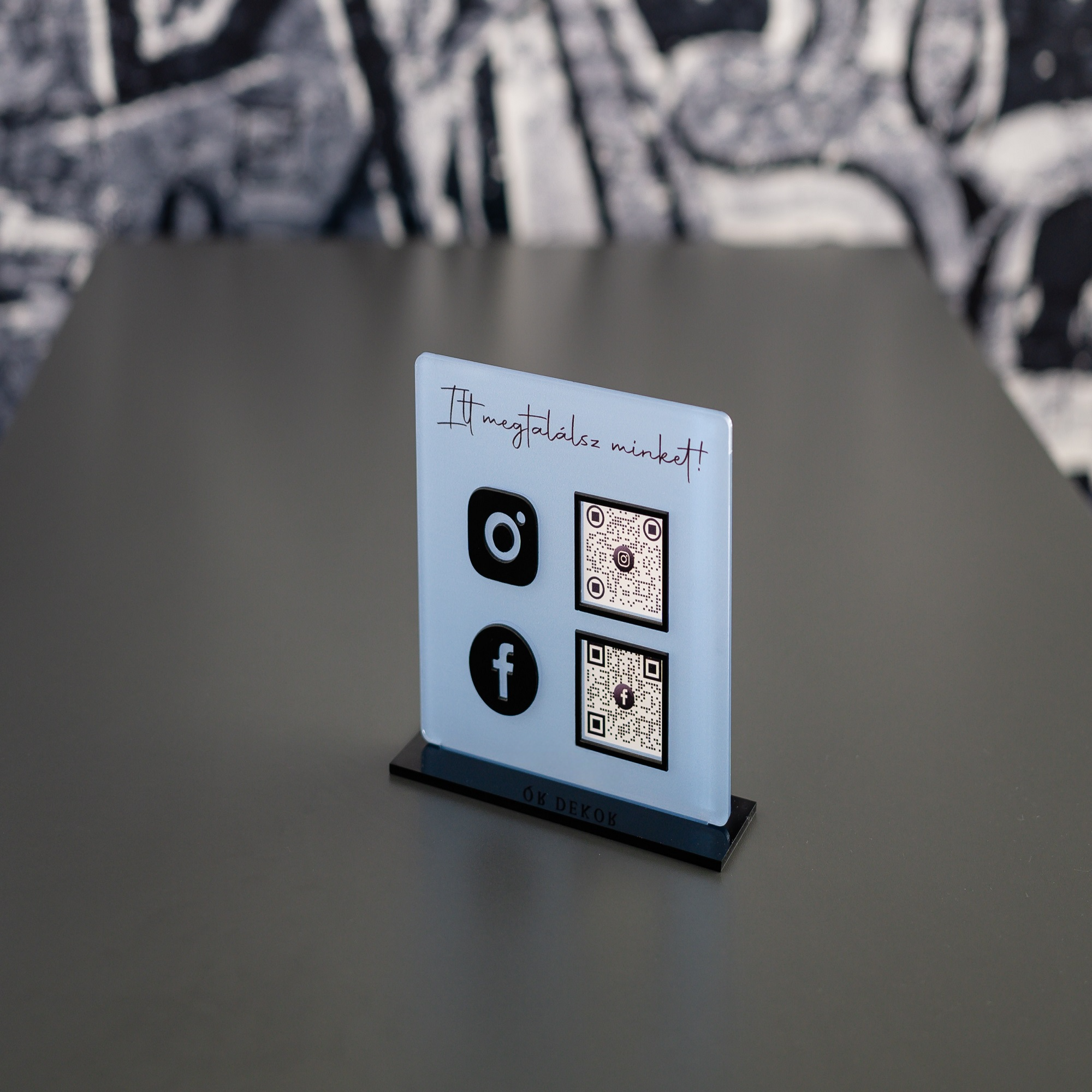 Instagram Facebook QR tábla Kék